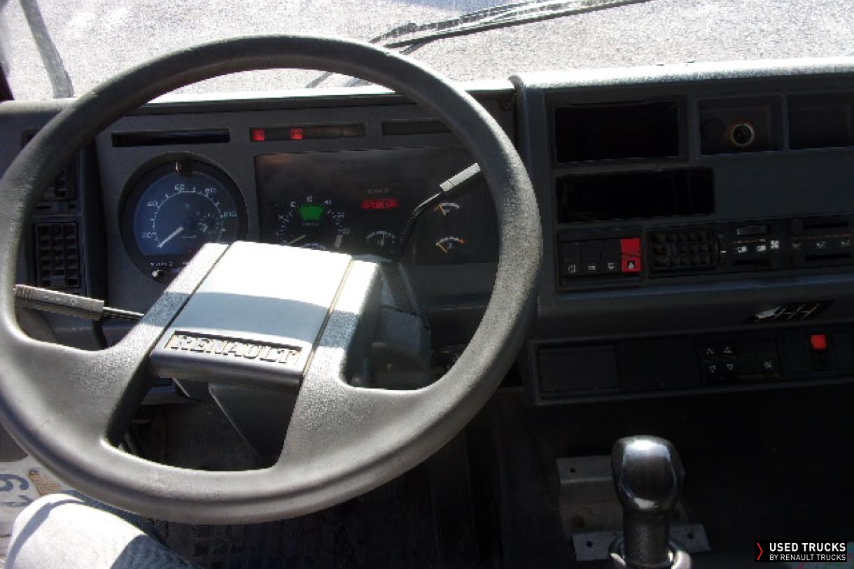 Renault Trucks Midliner 210