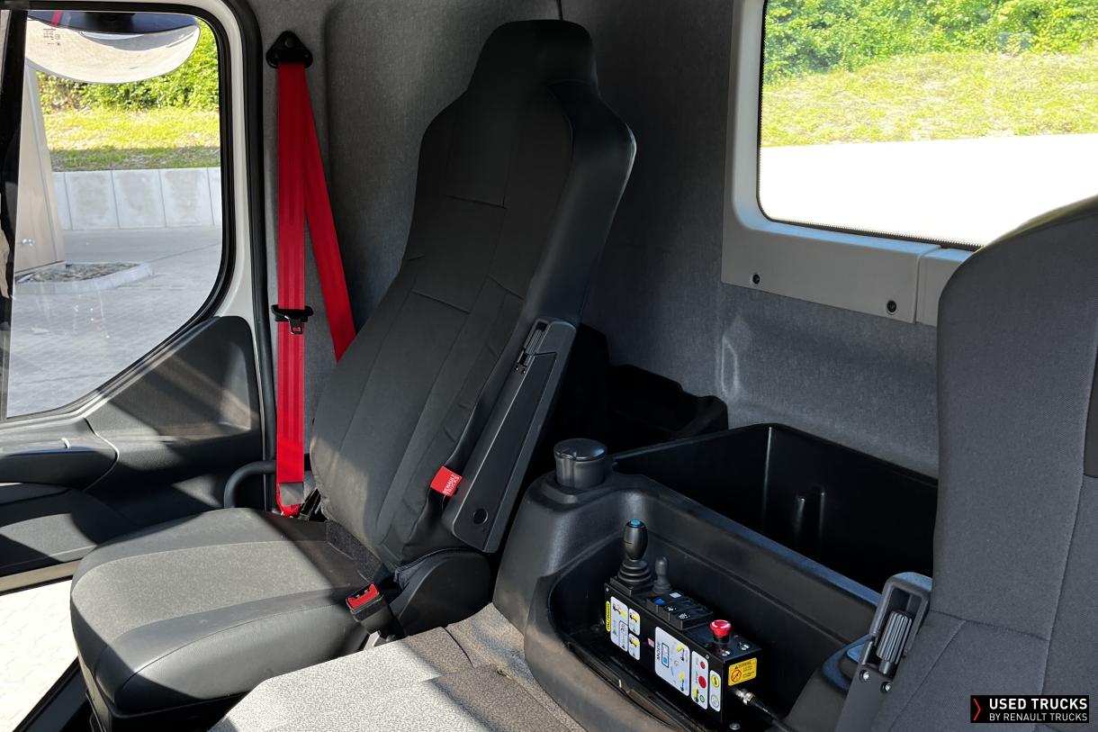 Renault Trucks D Wide 