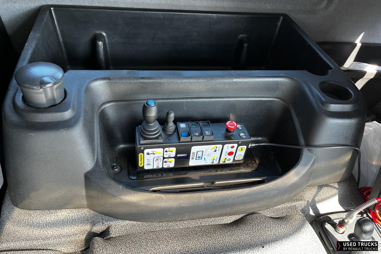 Renault Trucks D Wide 