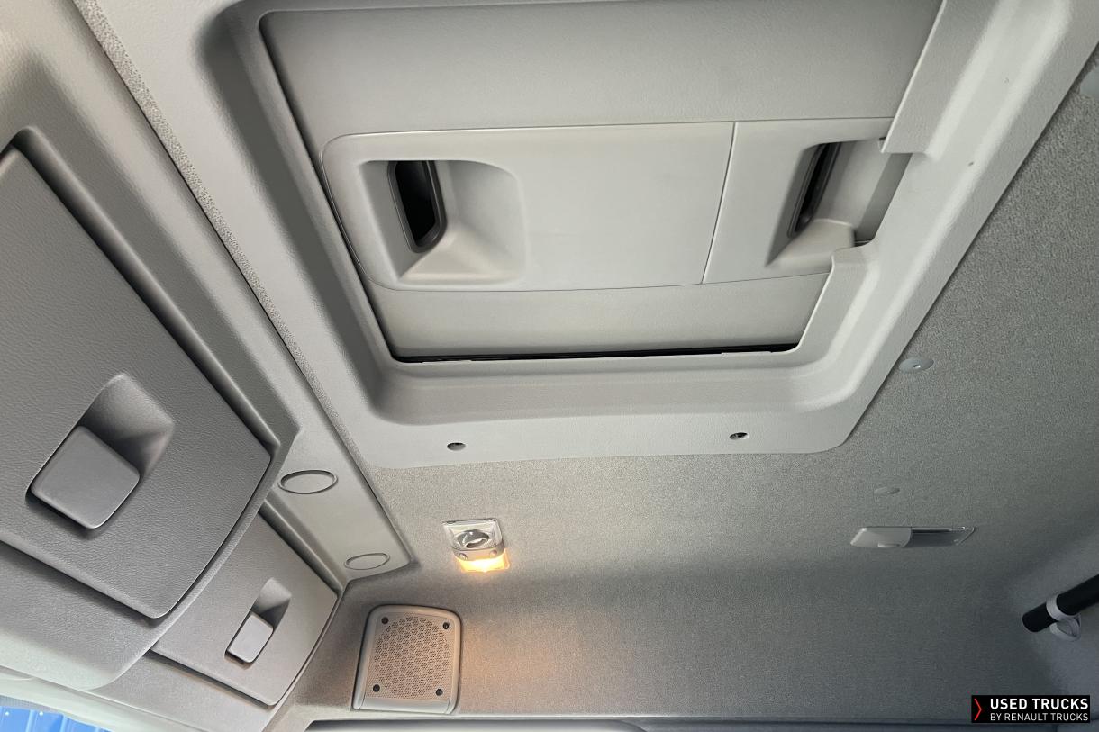 Renault Trucks D Wide 