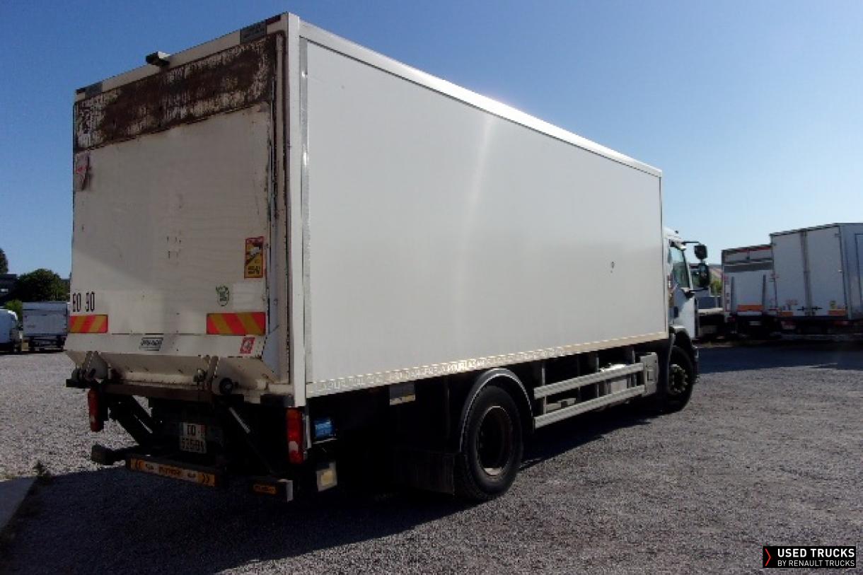 Renault Trucks D Wide 320