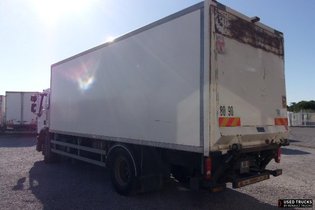 Renault Trucks D Wide 320