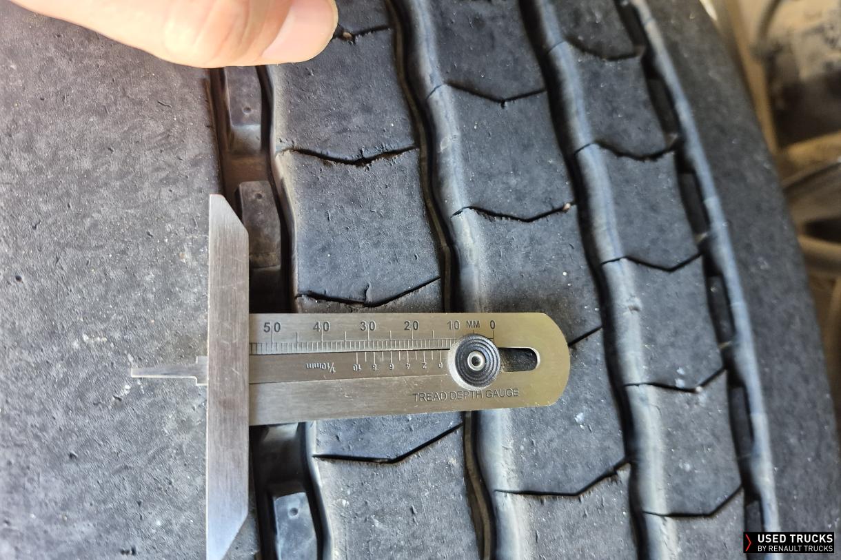 Renault Trucks D Wide 320