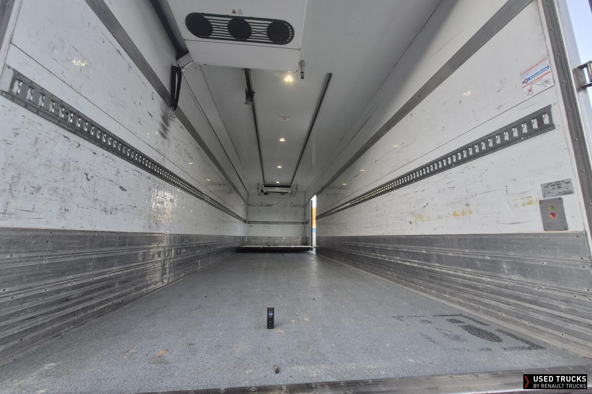 Renault Trucks D Wide 320