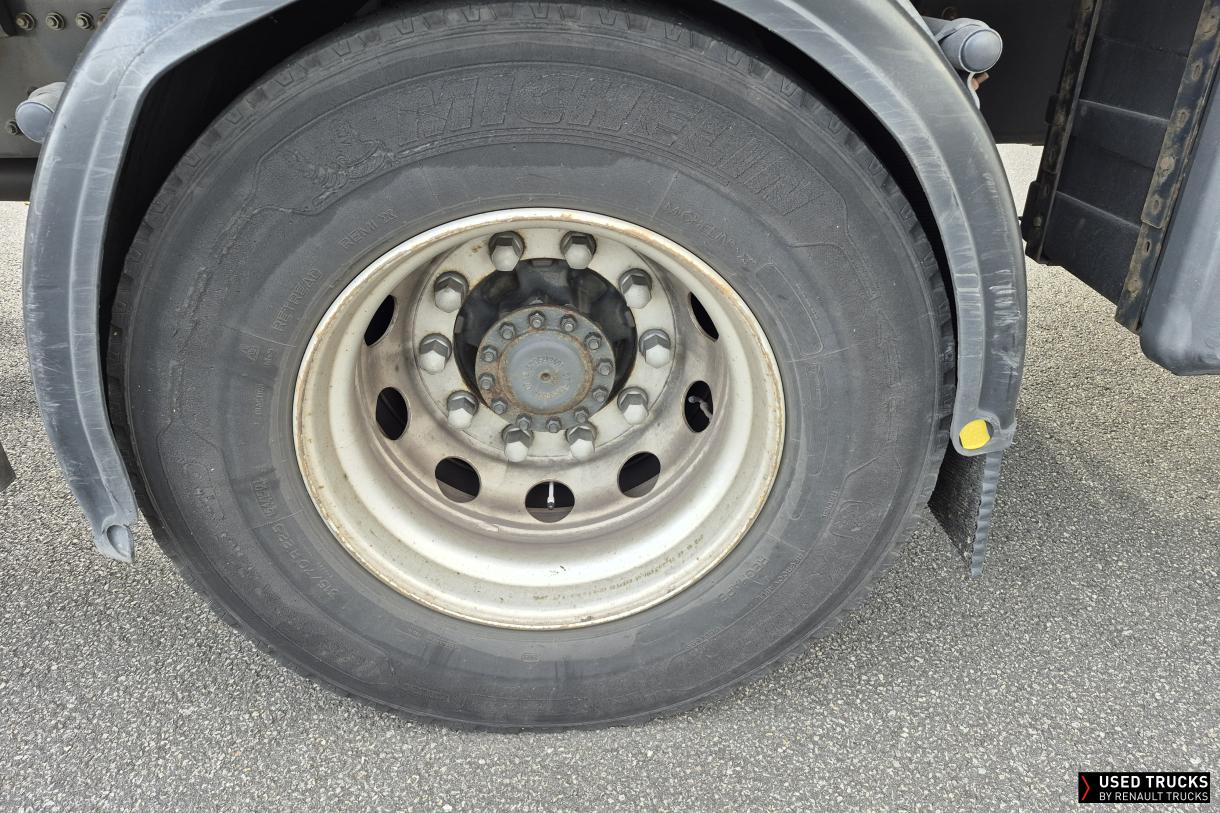 Renault Trucks D Wide 320