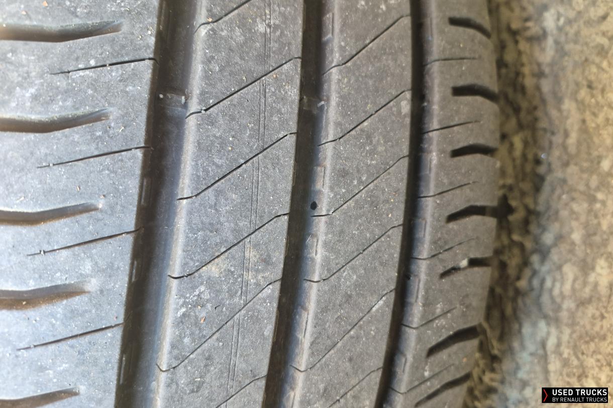 Renault Trucks Master 145
