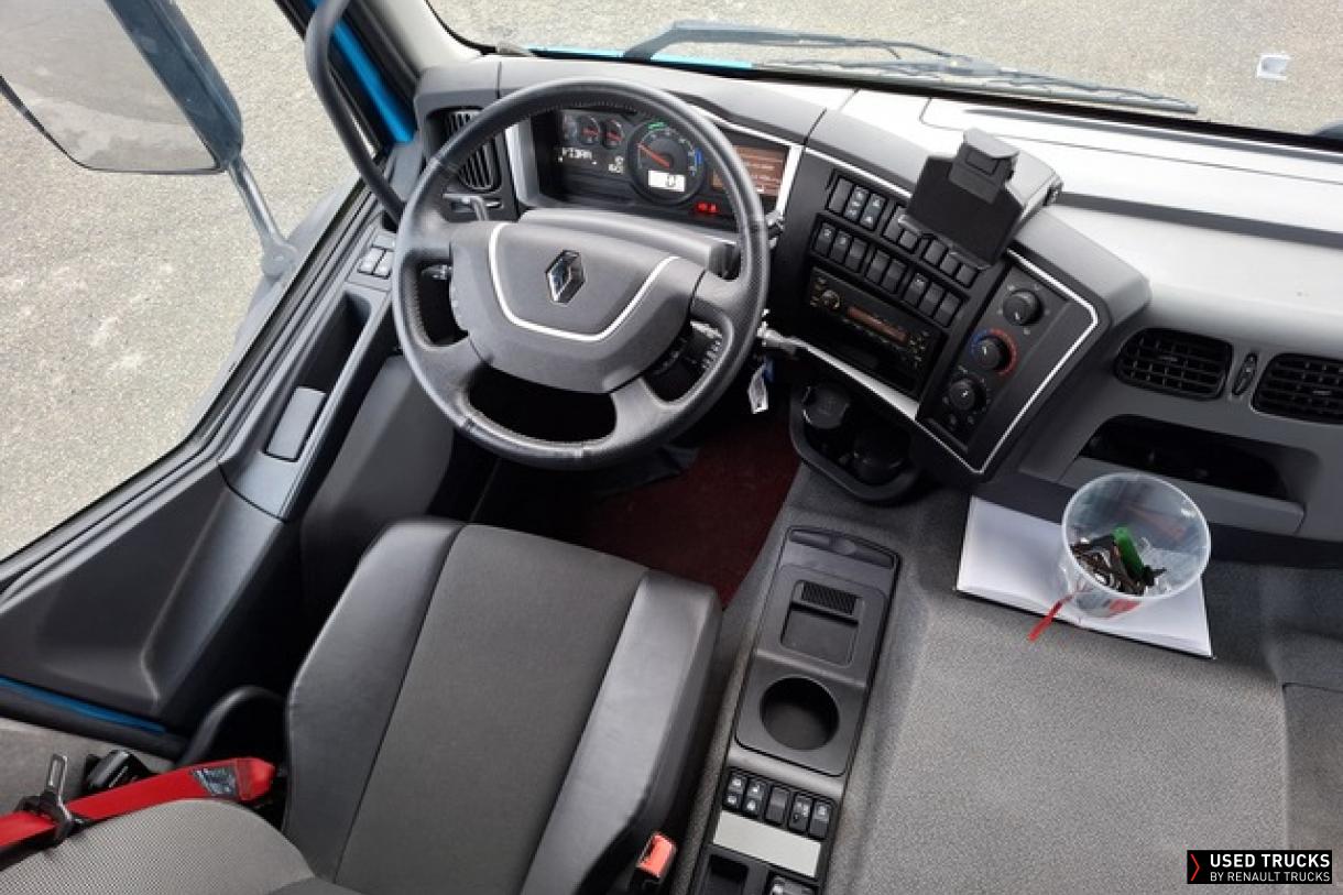 Renault Trucks D Wide 320