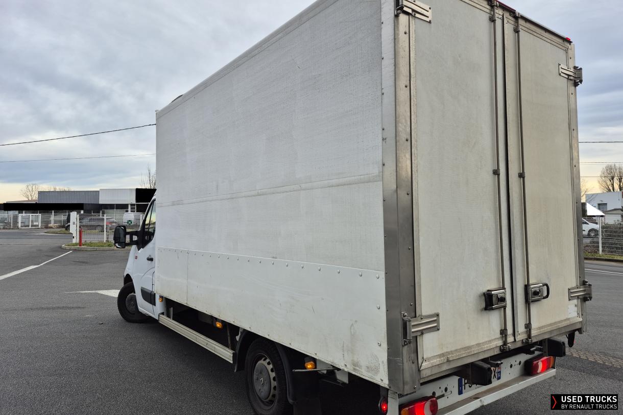 Renault Trucks Master 145