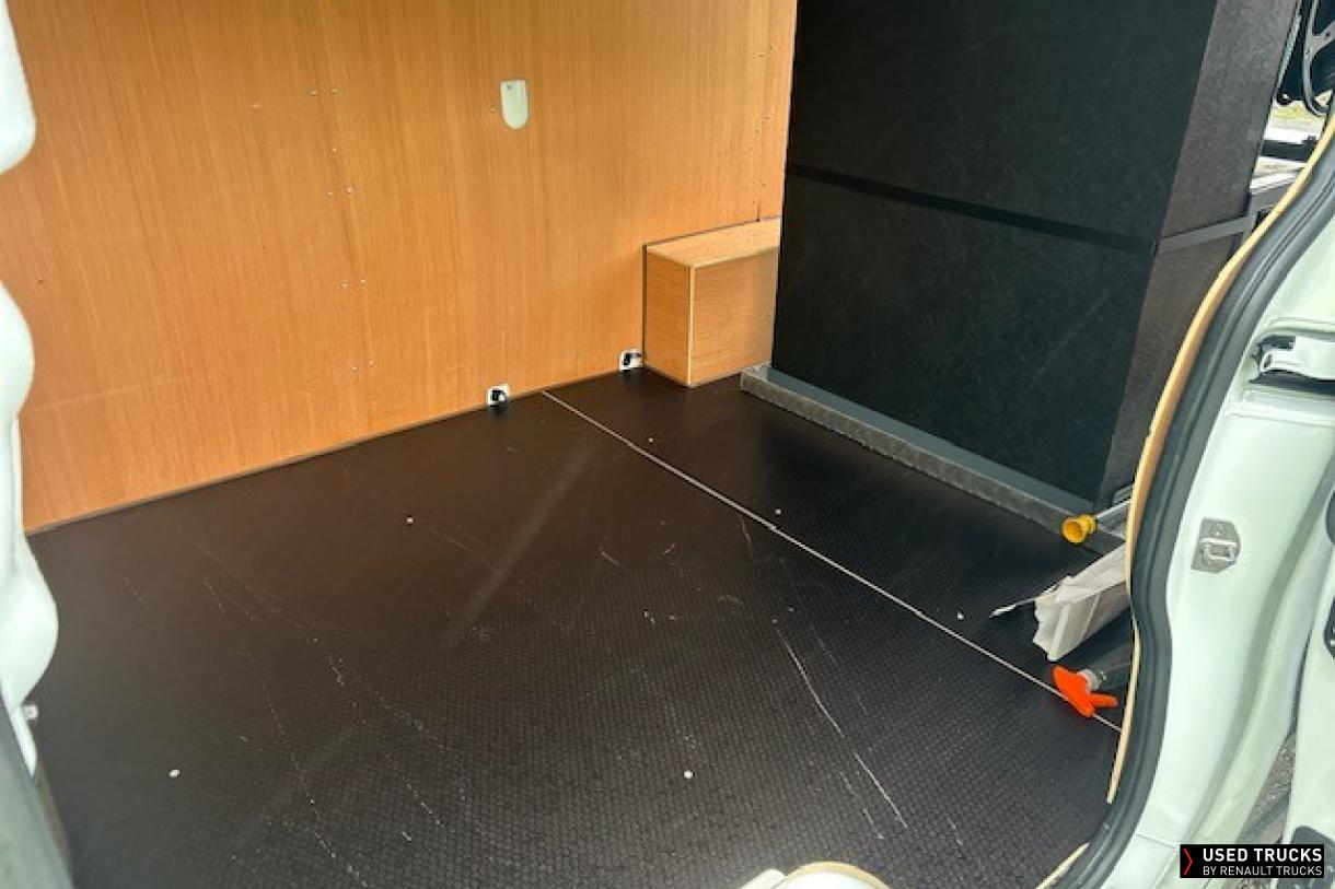 Renault Trucks Trafic 