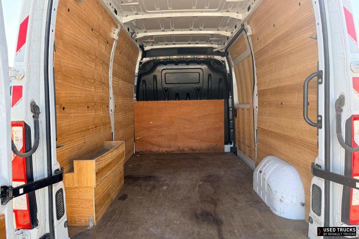 Renault Trucks Master 135