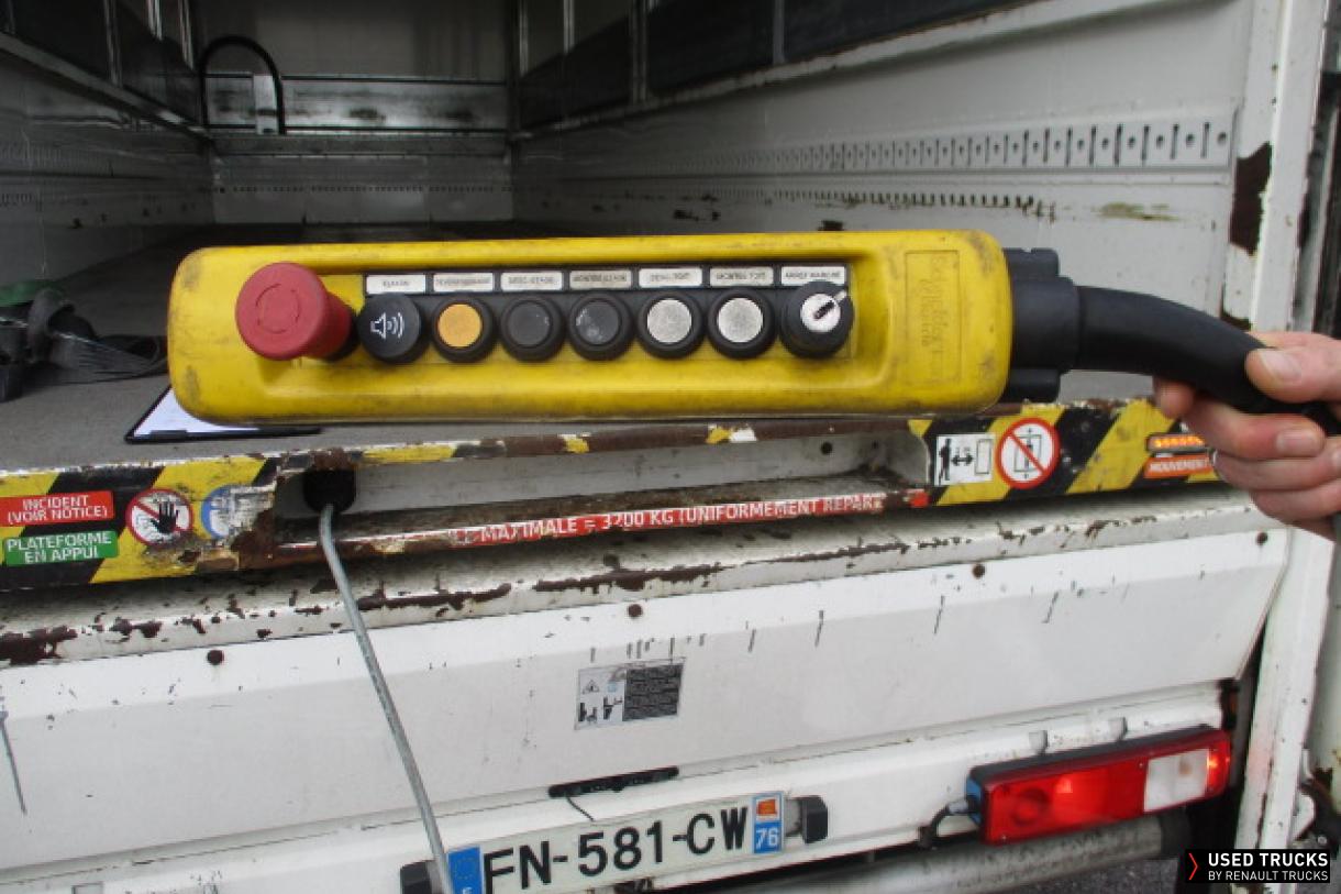 Renault Trucks D Wide 320