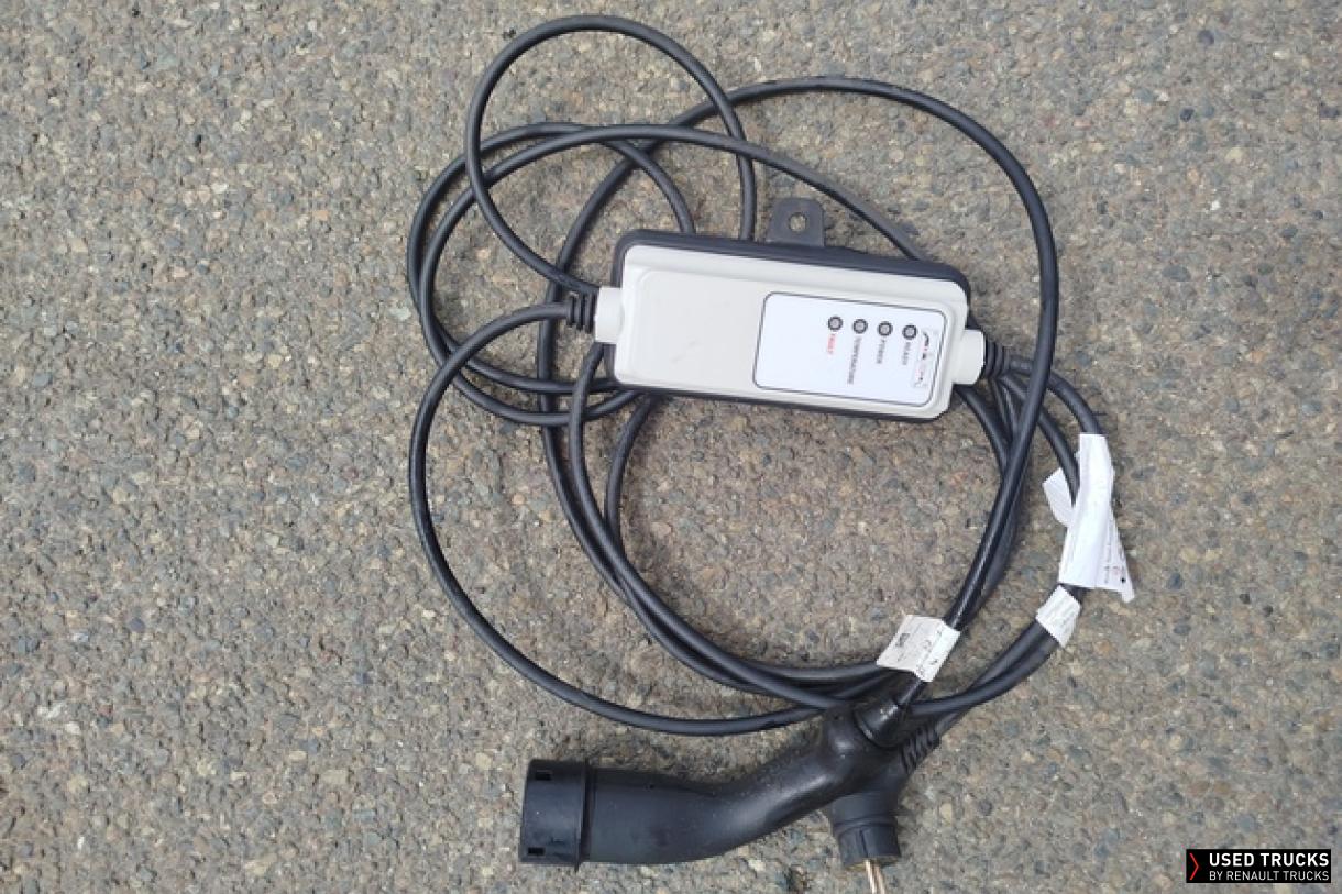 Renault Trucks Master 75