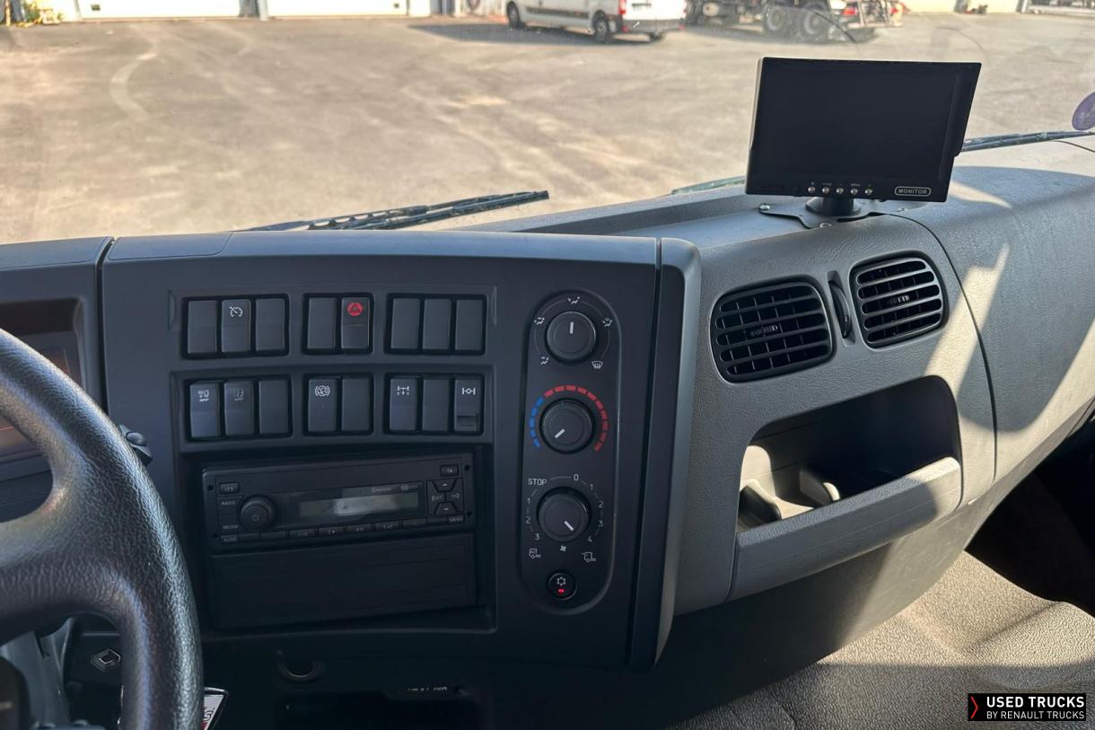 Renault Trucks D Wide 320