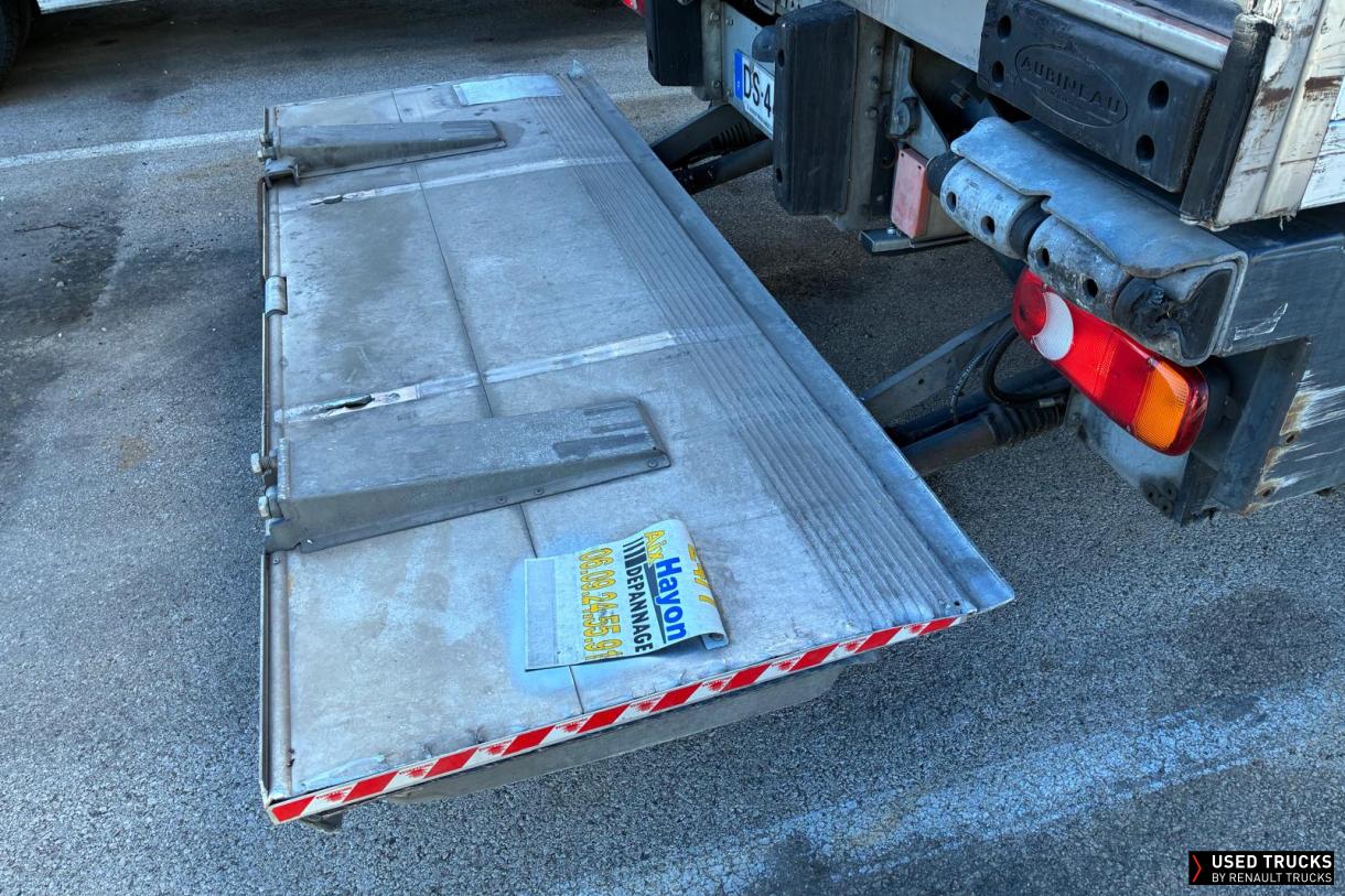 Renault Trucks D 240