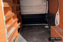 Renault Trucks Trafic
                                          130